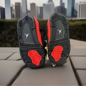 Jordon 4 red thunder